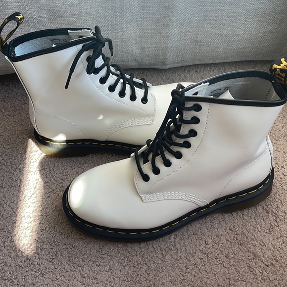 Dr. Martens Boots | NEW | Size 8 - Picture 14 of 15